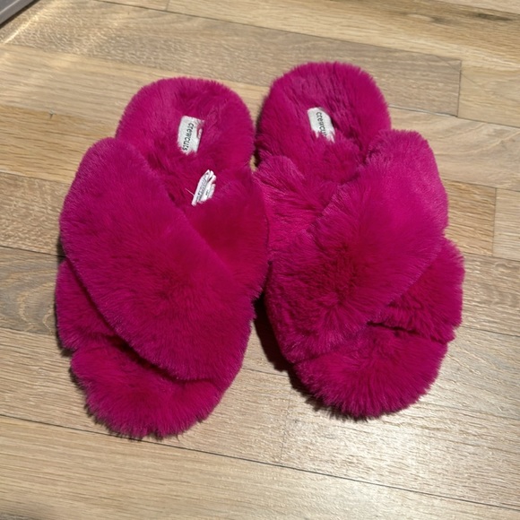 CREWCUTS FLUFFY SLIPPERS - Picture 2 of 5